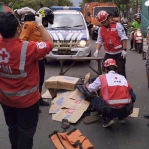 Kecelakaan Maut di Tanjungsari Surabaya, Pemotor Tewas Ditabrak Truk