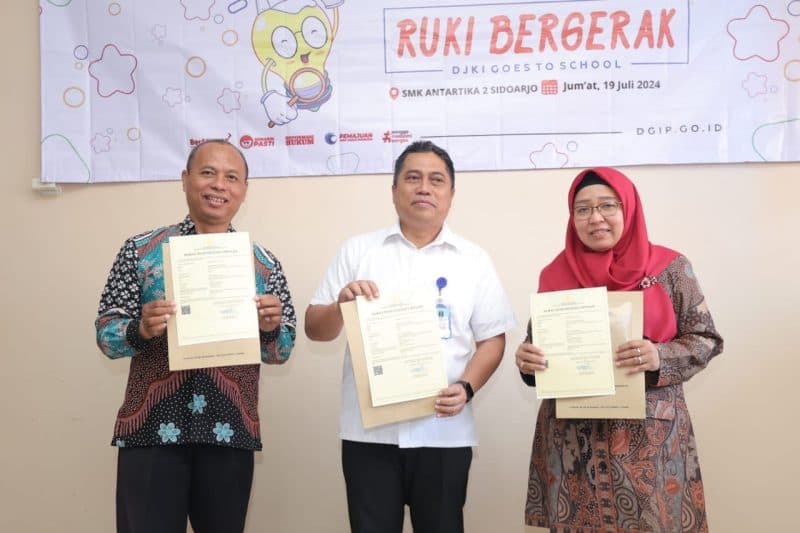 SMK Antartika 2 Sidoarjo Dapat 3 Sertifikat Hak Cipta
