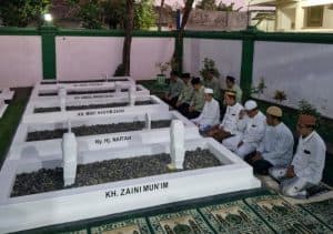Gus Haris dan Ra Fahmi Ziarah ke Pendiri Pondok Pesantren Nurul Jadid