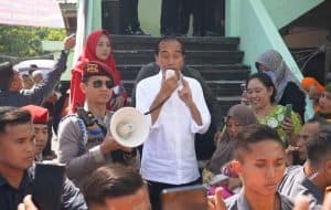 Presiden Jokowi Cek Stabilitas Harga di Pasar Soponyono Surabaya