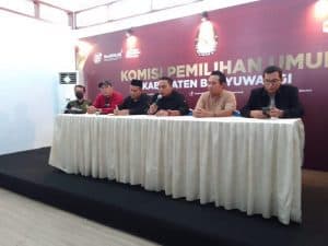 KPU Banyuwangi Nyatakan Ipuk dan Gus Makki Lolos Administrasi Cabup