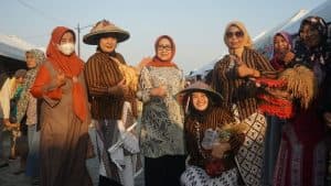 Mundjidah Hadiri Festival Jambu Gondangmanis, Dukung Potensi Desa Maju