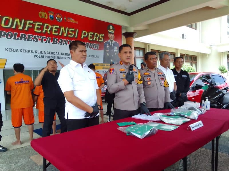 Polresta Banyuwangi Tangkap 4 Tersangka & Amankan 1 Kg Lebih Narkotika