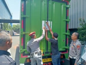 KPU Banyuwangi Lakukan Serah Terima Surat Suara Calon Gubernur Jatim