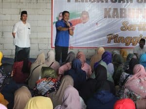 Mundjidah – Sumrambah : Seragam Gratis Untuk Semua Siswa Jombang