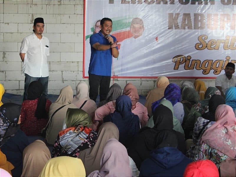 Mundjidah – Sumrambah : Seragam Gratis Untuk Semua Siswa Jombang