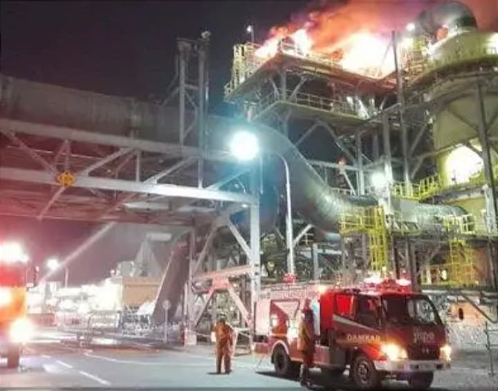 Kebakaran Melalap Pabrik Smelter PTFI Gresik, 5 Unit Damkar Dikerahkan
