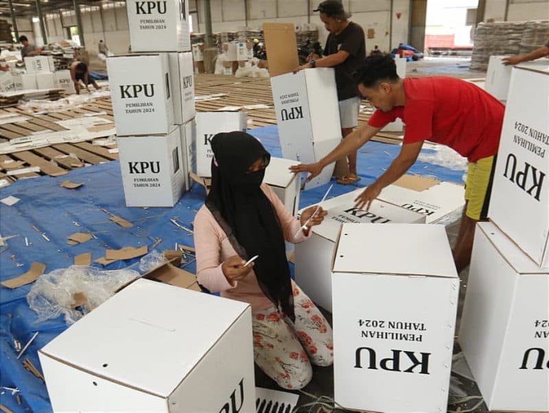 30 Pekerja Rakit Kotak Suara, KPU Bwi : Dijaga Ketat Petugas Keamanan