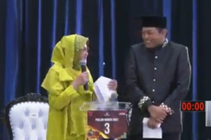Risma ‘Gagal Tuntaskan’ Visi Misi di Debat Publik Pilgub Jatim 2024