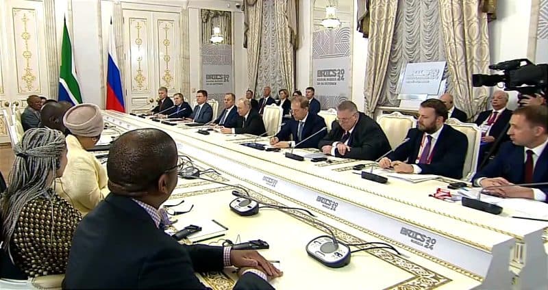 Putin : Dollar Tetap Jadi Alat Penting Dalam Keuangan Global, Asal….