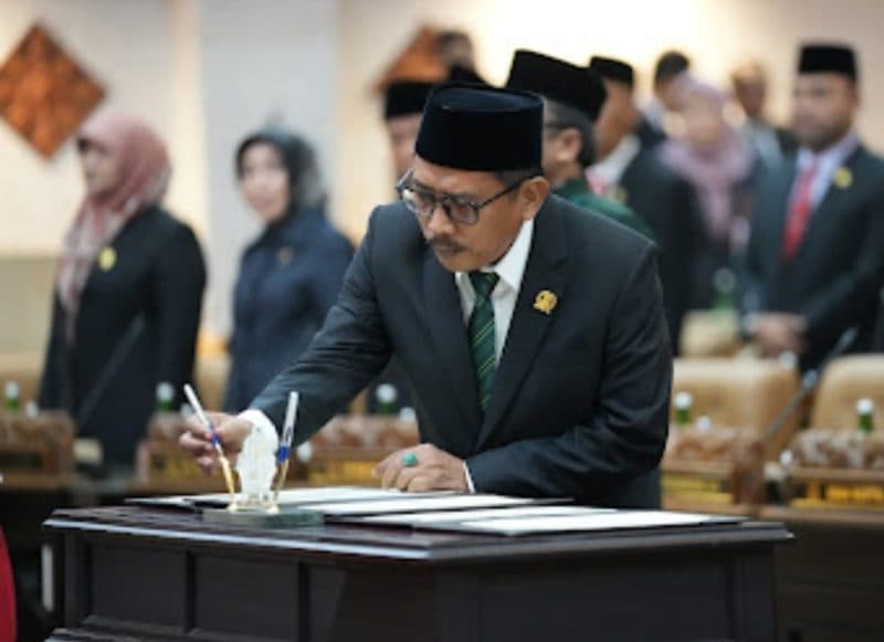 Musyafak Rouf Dilantik Jabat Ketua DPRD Jatim, Ini Daftar Wakilnya
