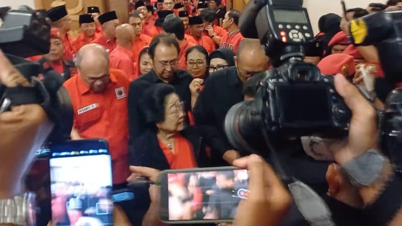 Megawati Instruksikan Menangkan Risma-Gus Hans di Pilgub Jatim