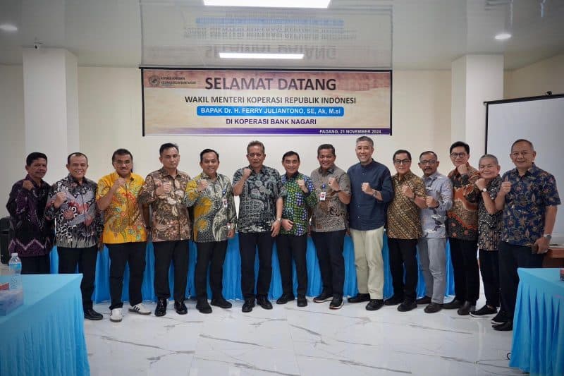 Wamenkop: Koperasi Konsumen Bank Nagari Jadi Role Model Holdingisasi