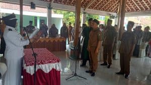 Pelantikan Perangkat Desa, Kades Mojokambang : Jangan Mencari Kekayaan