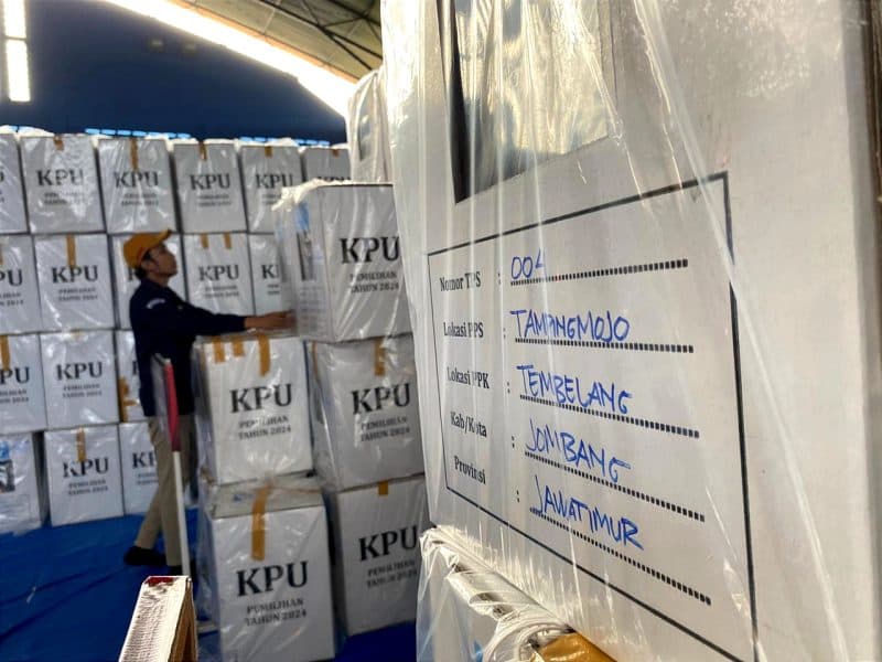 KPU Jombang Mulai Distribusikan Logistik Pemungutan Suara Ke Kecamatan