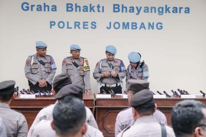 Cegah Penyalahgunaan, Propam Polres Jombang Periksa 101 Senpi Anggota