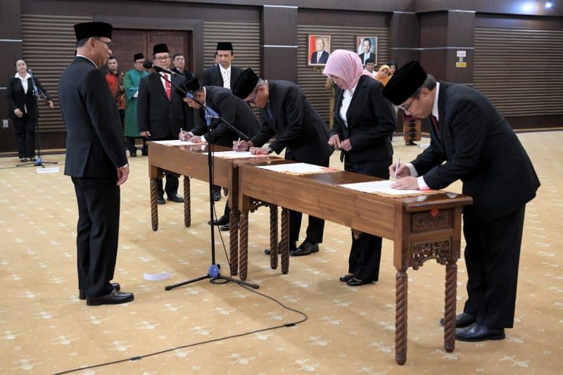 Menkop Lantik Empat Pejabat Eselon Demi Sukseskan 16 Program Prioritas