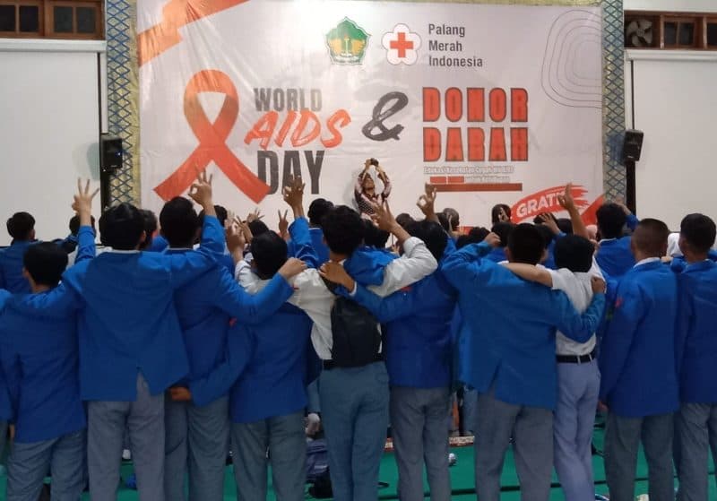 Siswa SMA Budi Utomo Jombang Peringati Hari AIDS Sedunia