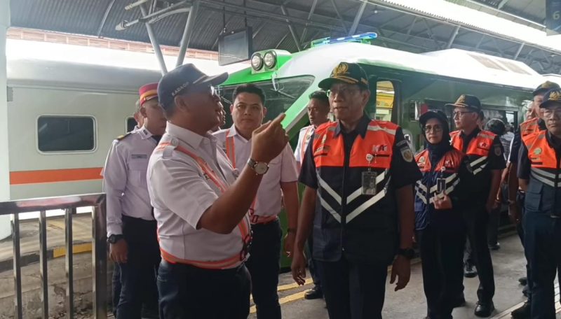 Sambut Nataru, KAI Inspeksi Jalur Kereta Api