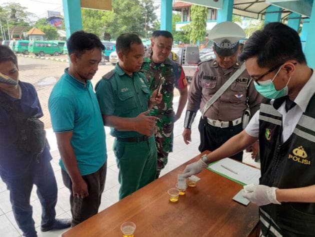 Polres Tanjung Perak Gelar Ramcek & Tes Urine Pengemudi Bus Pariwisata