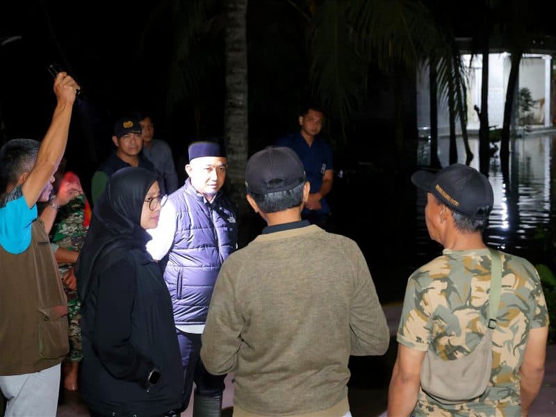 Tinjau Banjir, Ipuk Pastikan Langkah Pencegahan & Bantuan Berjalan