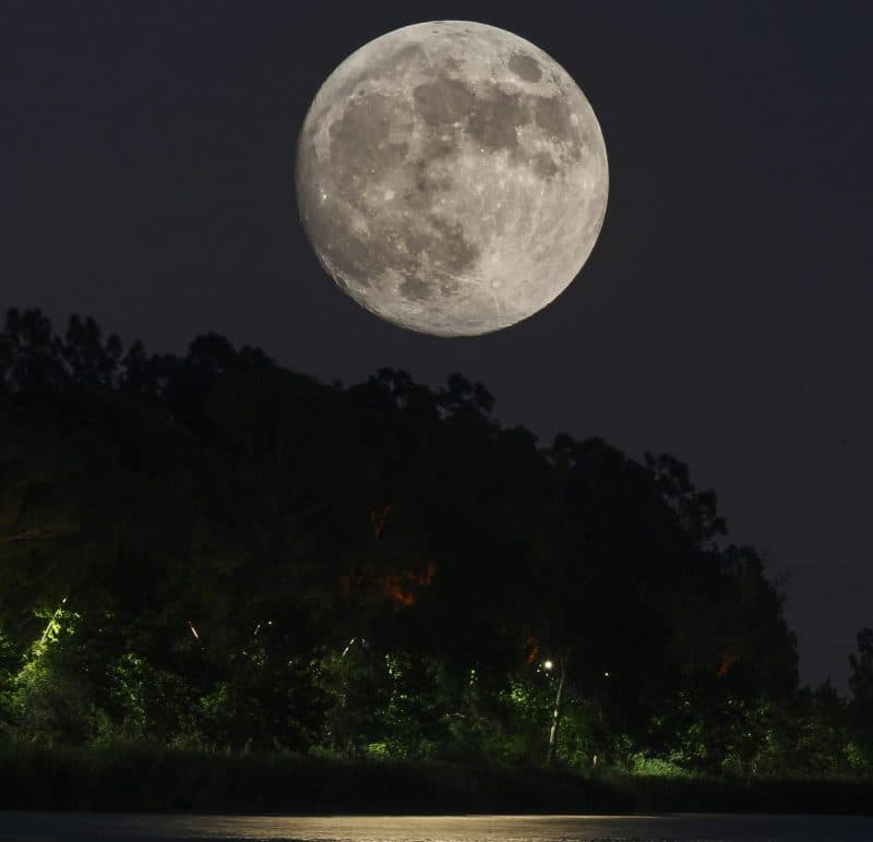 Cuaca Ekstrem dan Fenomena Supermoon Akhir Tahun, Waspada Banjir Rob