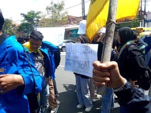 Mahasiswa Jombang Demo Tolak Kenaikan PPN 12 Persen