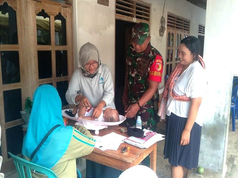 Babinsa Ajak Warga Kaulon Manfaatkan Posyandu untuk Perangi Stunting