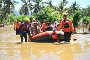 BPBD Jatim Berikan Bantuan ke Warga Terdampak Banjir di Jember