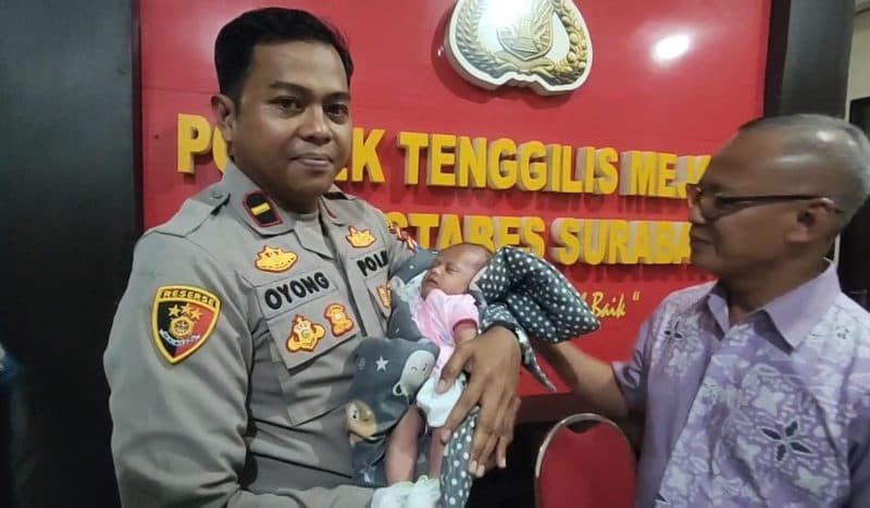 Bayi Perempuan Bersama Surat Wasiat Terlantar di Jalanan Surabaya