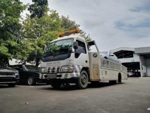 BMW Astra Siapkan Armada Evakuasi Banjir di Jakarta hingga Makassar