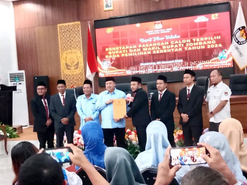 Warsubi-Salman Resmi Pimpin Jombang Periode 2025-2030