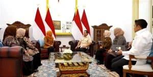 Sowan ke Istana, Khofifah Undang Presiden Buka Kongres XVIII Muslimat