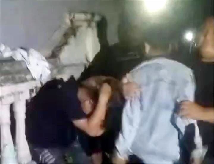 Dua Pemuda Jombang Digebukin Warga Kepergok Nyolong Rambutan