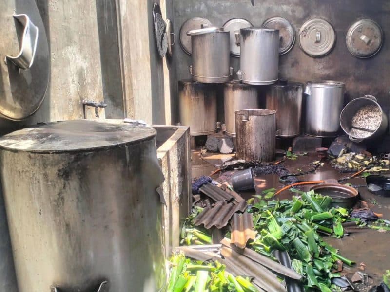 Diduga Lelah dan Keenakan Tidur, Pabrik Lontong Jombang Ludes Terbakar