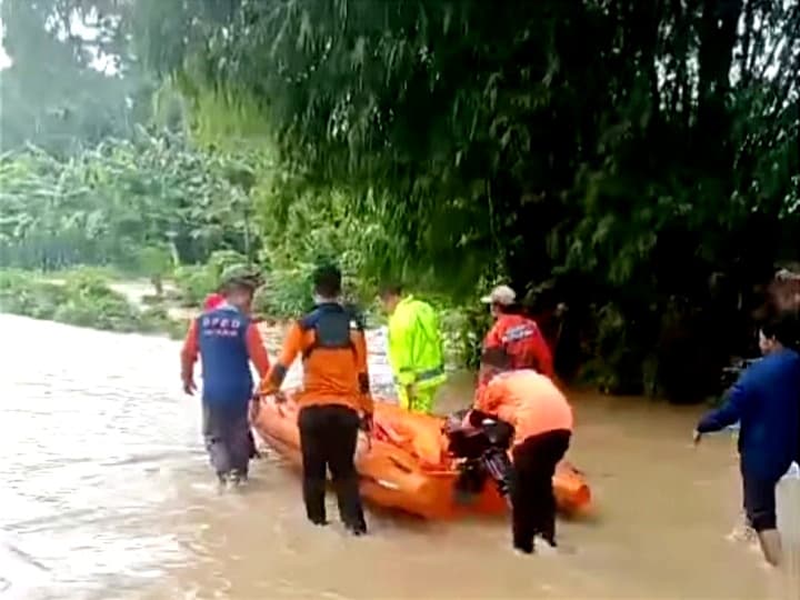 Banjir Terjang Bangkalan, Satu Siswa Hilang Hanyut di Sungai Blega