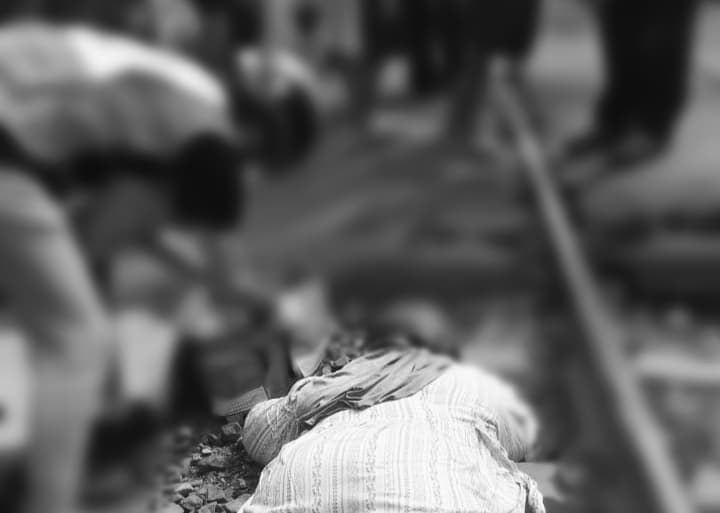 Perempuan Tertabrak Kereta di Gubeng Surabaya 