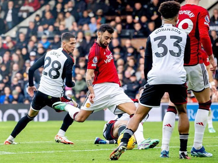 Craven Cottage Memanas: Fulham Jamu Manchester United Dini Hari Nanti