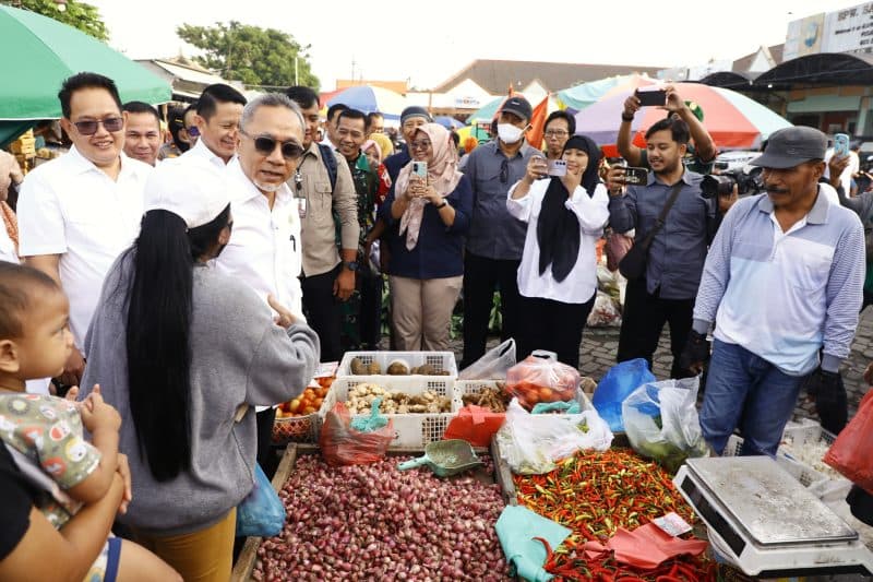 Dua Menteri dan Pj Gubernur Tinjau Harga Kebutuhan Pokok di Sidoarjo