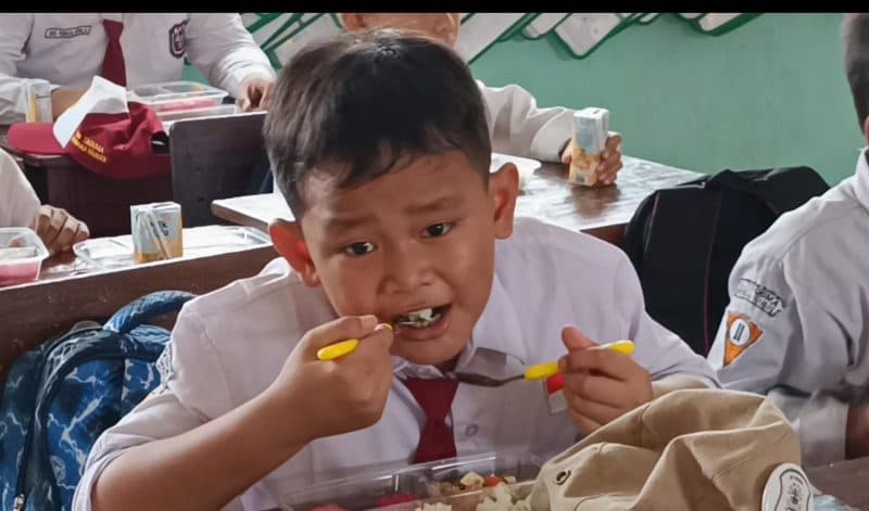 Aturan Baru MBG: Produk Daging hingga Roti Wajib dari UMKM Lokal