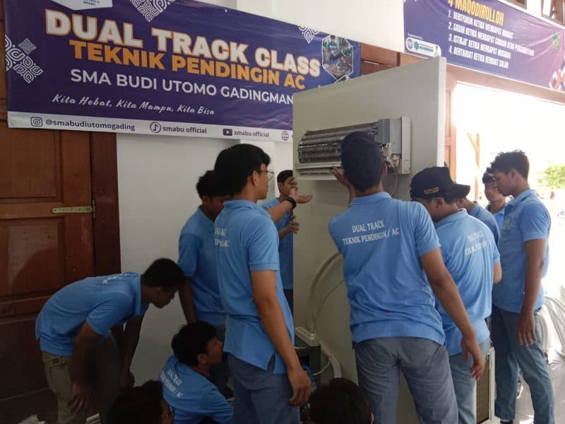 SMA Budi Utomo Jombang: Inovasi ‘Dual Track’ Cetak Lulusan Siap Kerja