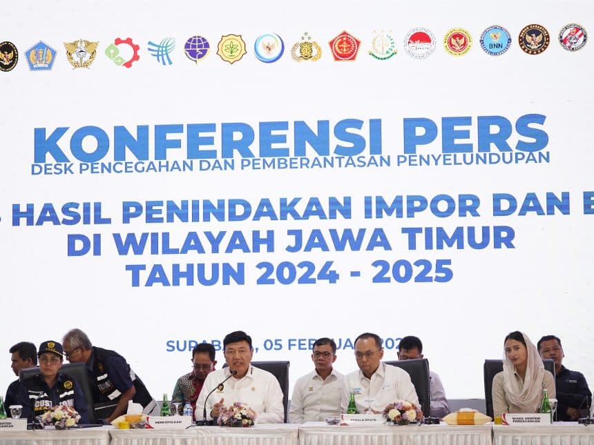 TPS Surabaya Awasi Pelabuhan dengan Alat Pemindai Petikemas Baru