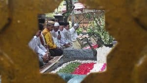 Safari Ramadan, Bahlil Ziarah Gus Dur: Pasokan Listrik & BBM Terjamin!