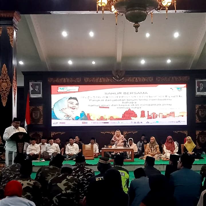 Sahur Bersama Kaum Dhuafa, Nyai Sinta: Puasa Proses Revolusioner Diri