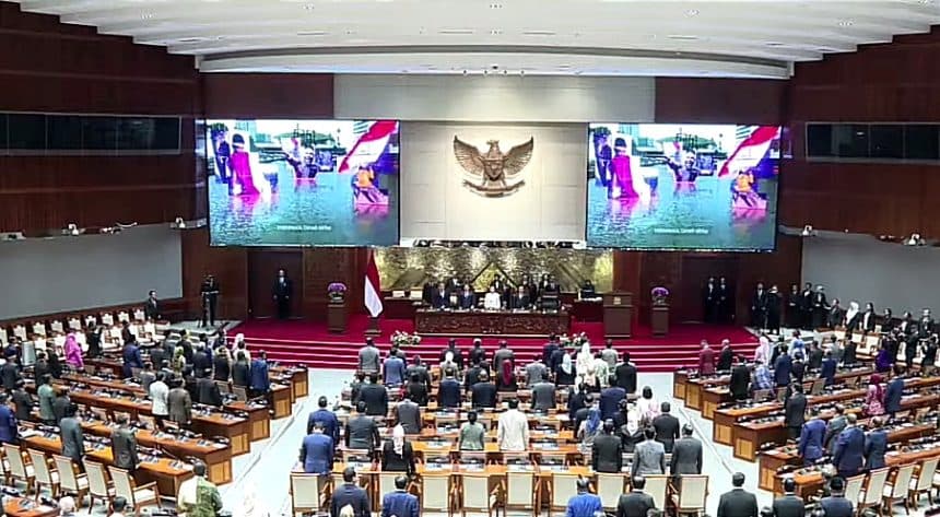 DPR RI Sahkan UU TNI, Nasib Pekerja Migran Juga Diputuskan Hari Ini