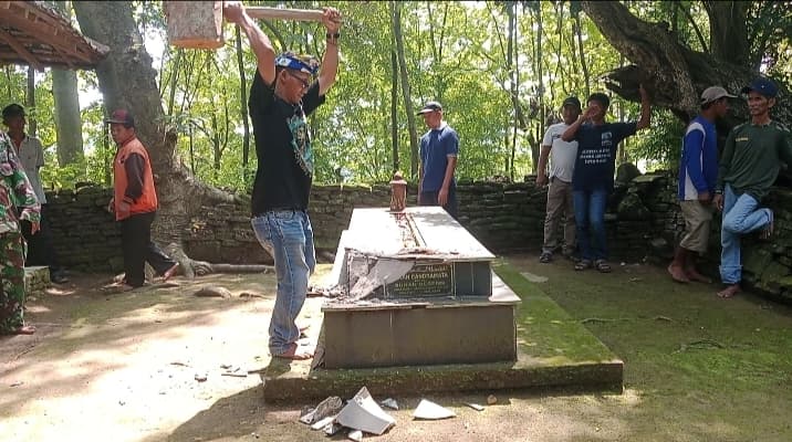 Makam Sunan Palsu di Jombang Dibongkar Warga! Demi Keaslian Sejarah