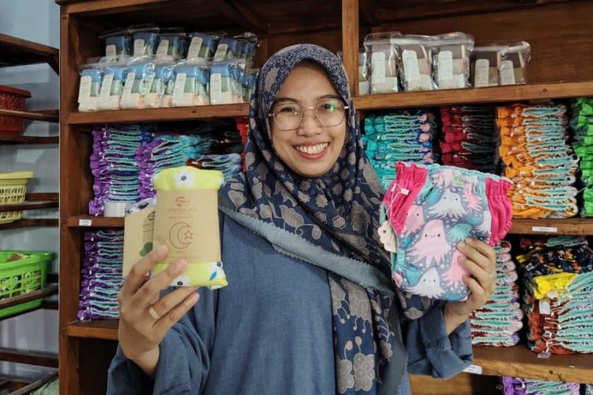 Ingin Tahu Kartini Masa Kini? Ibu ini Selamatkan Bumi dengan Karyanya