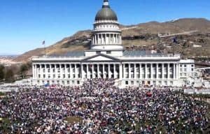 Gedung Putih Terguncang, Ribuan Warga Turun ke Jalan Tolak Trump-Musk