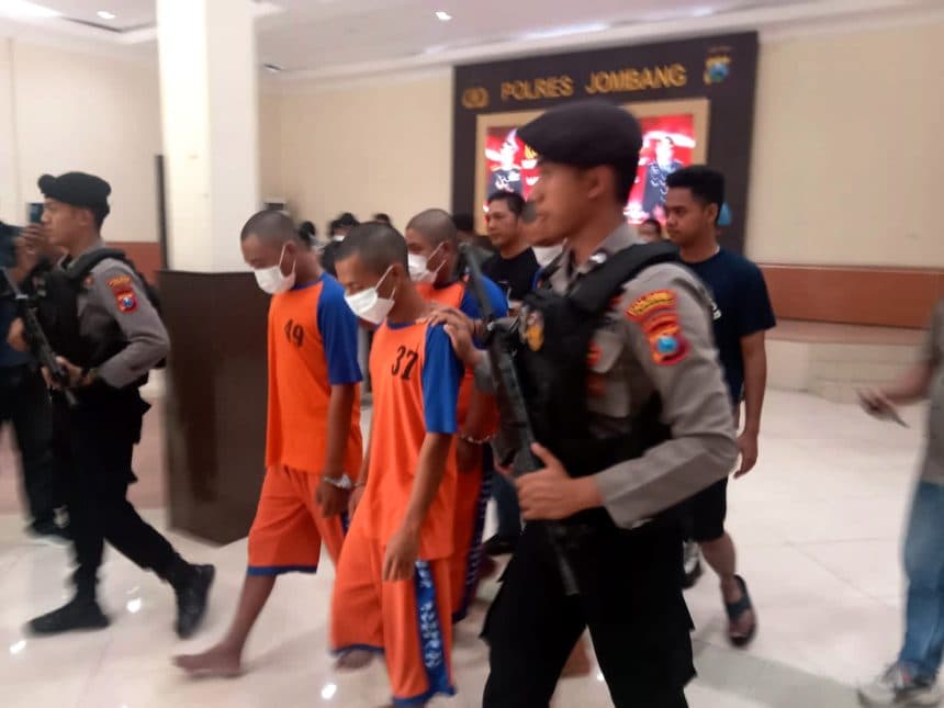 Jaringan Narkoba Terbongkar! 5 Tersangka & Sabu 3,5 ons Sabu Diamankan