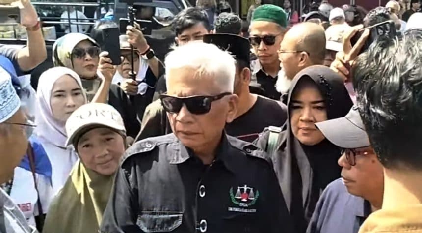 UGM Dianggap Tak Netral! Massa Geruduk Rumah Jokowi Hari Ini